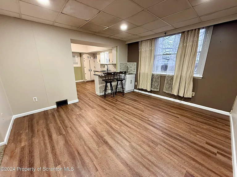 22 N Goodwin Ave — Photo 6