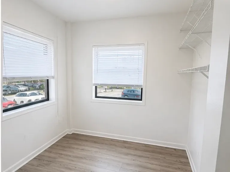 233 SW 11th Ave #114 — Photo 3