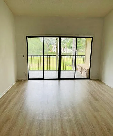 3386 Lucerne Park Dr — Photo 5