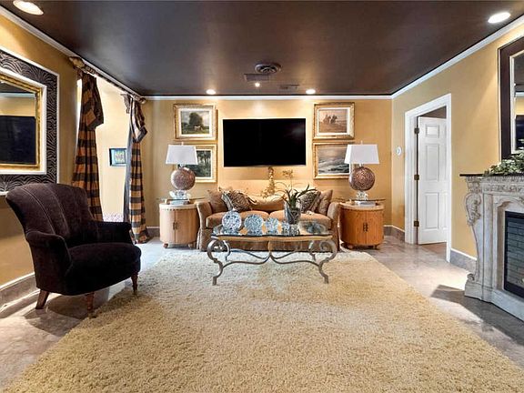 3rd image of 4440 Lindell Blvd #1-L