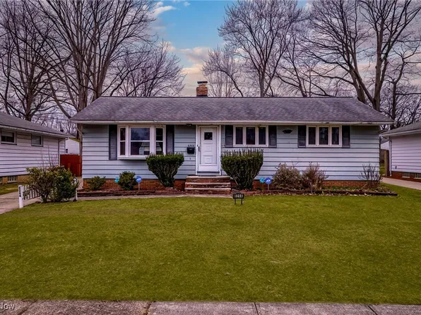 6264 Mariana Dr, Parma Heights, OH 44130