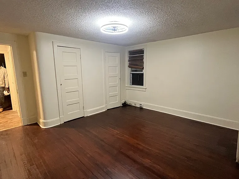 348 W State St — Photo 10