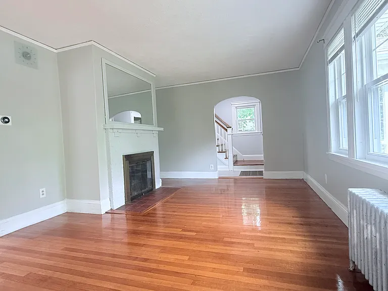 1639 Washington St — Photo 3