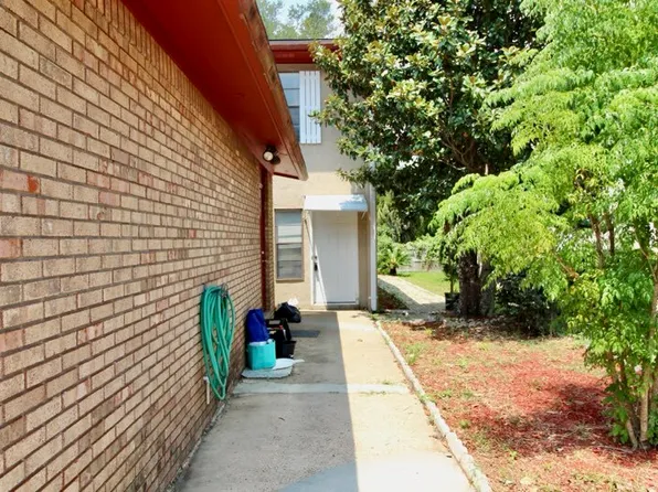 41 12th St #1, Shalimar, FL 32579