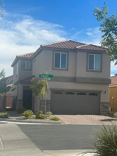 4 bed, 3.0 bath, 2022 sqft, $2,250 — Photo 2
