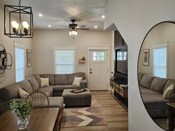 831 S Grant Ave, Springfield, MO 65806