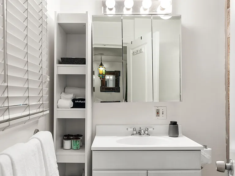 724 Robinson St #704.5 — Photo 10