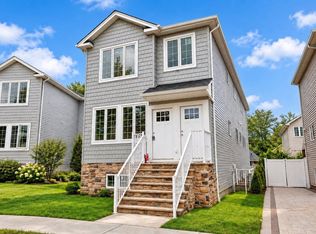 3943 Victory Blvd, Staten Island, NY 10314