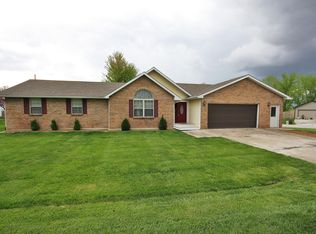 624 S Hawthorn St, Centralia, MO 65240