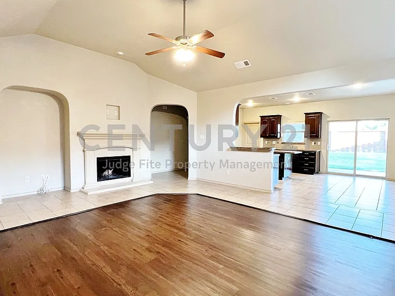 3125 Buckthorn Ln — Photo 2