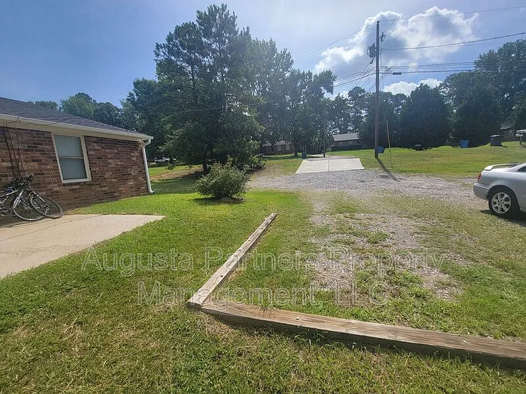 134 Stoneybrooks Pl #A — Photo 2