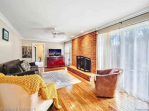 3rd image of 25329 Briarwyke Dr