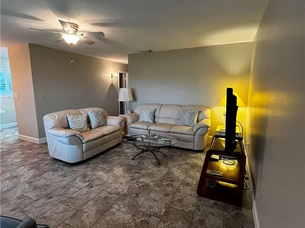 8 Vista Palm Ln APT 202, Vero Beach, FL 32962