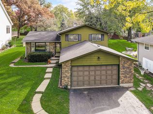 18129 W Valley Dr, Grayslake, IL