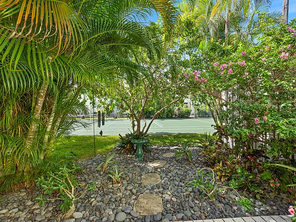5th image of 517 SW 7th Avenue