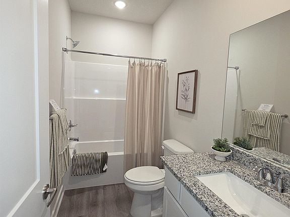 3rd image of 928 N Forestview Ct