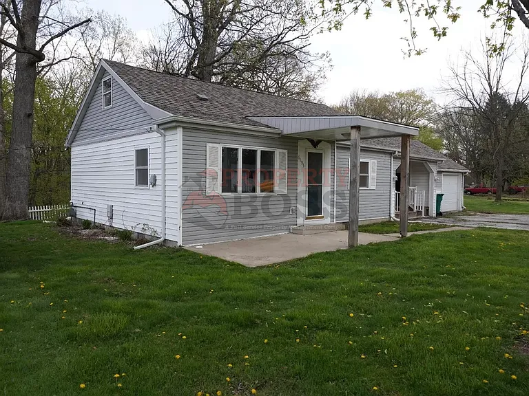 6195 Glen Dr — Photo 2
