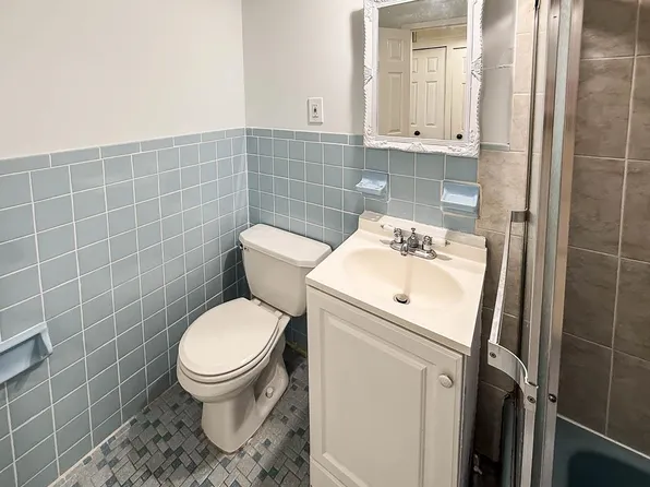 90 Carlton Avenue image 22 of 40