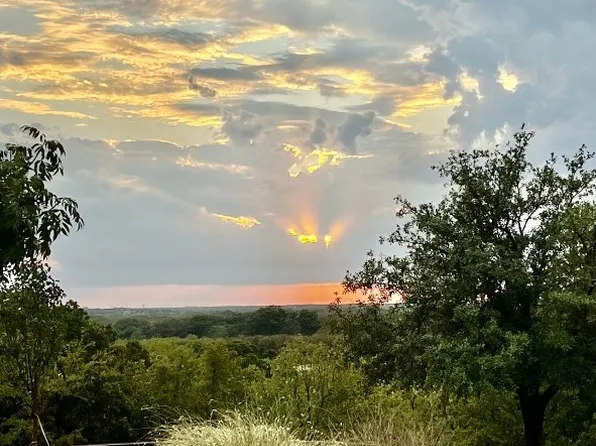8012 Rhoads Rd, Aubrey, TX 76227