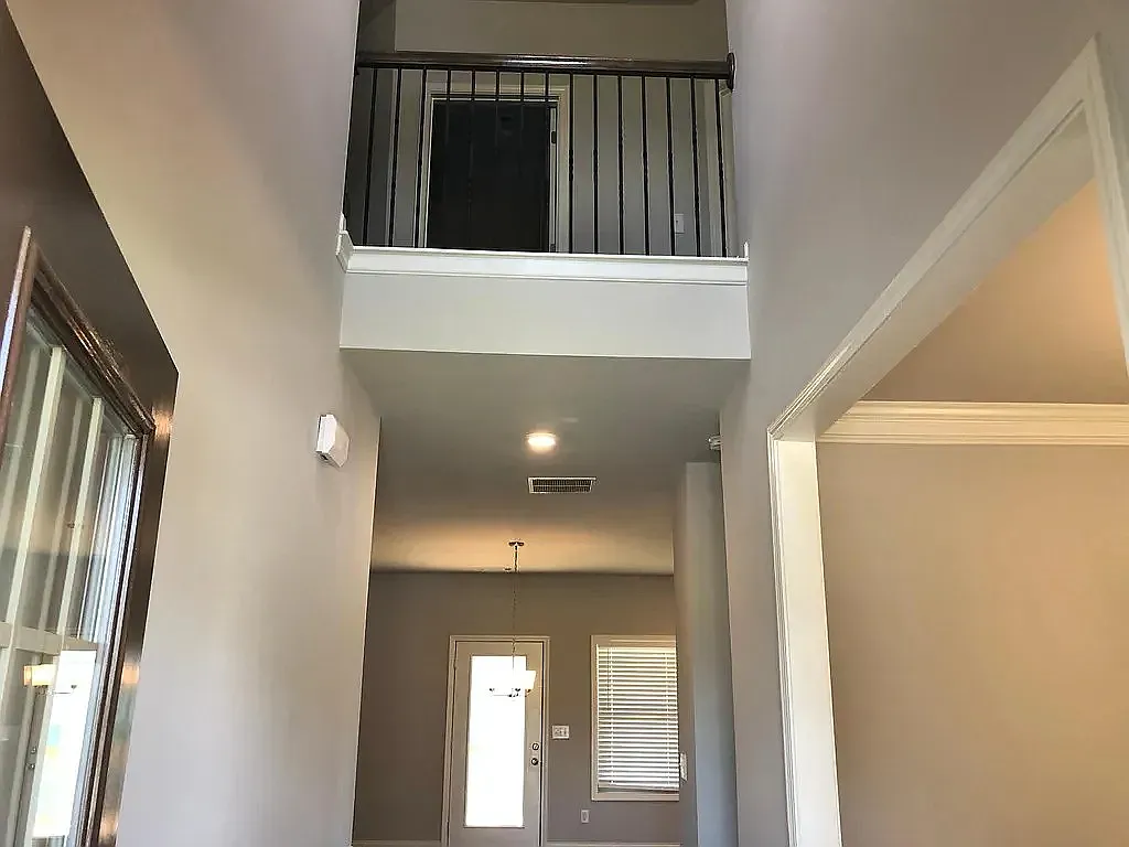 4 bed, 2.5 bath, 2250 sqft, $2,350 — Photo 4