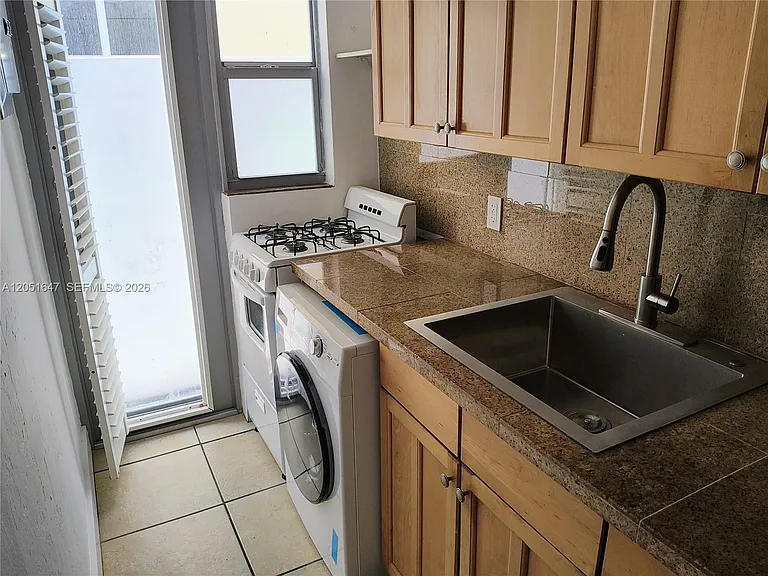 717 Jefferson Ave #6 — Photo 14