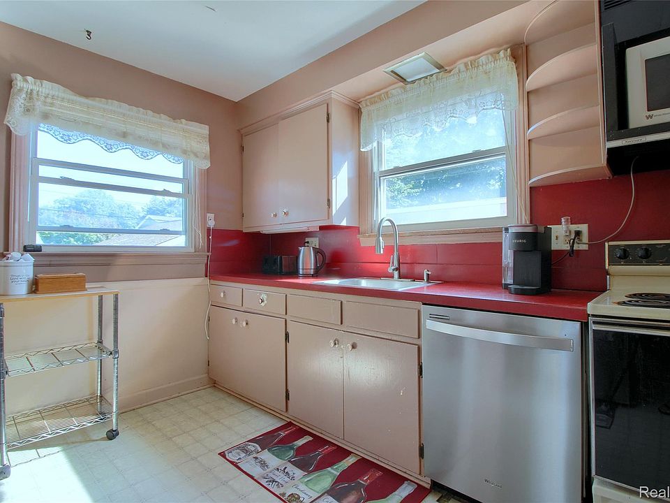 8990 Hix Rd, photo 11