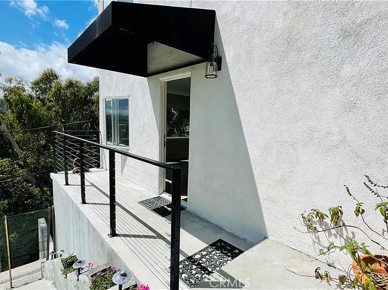 2183 Argyle Ave — Photo 21