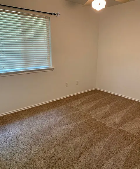 121 Cypress Ct — Photo 7
