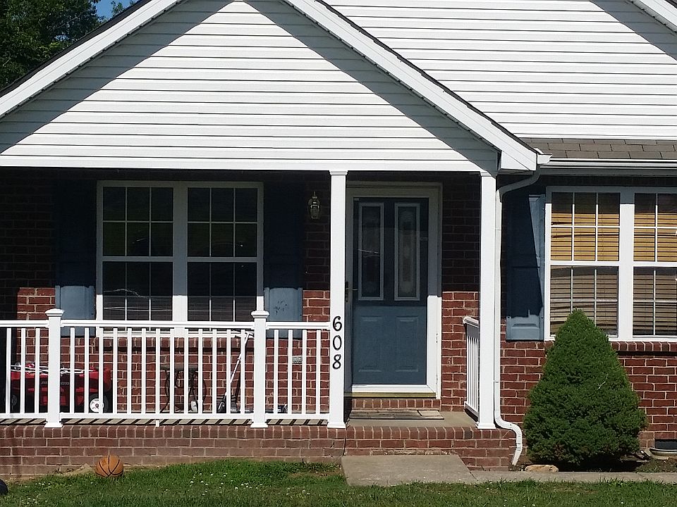 2nd image of 608 Zellwood Dr