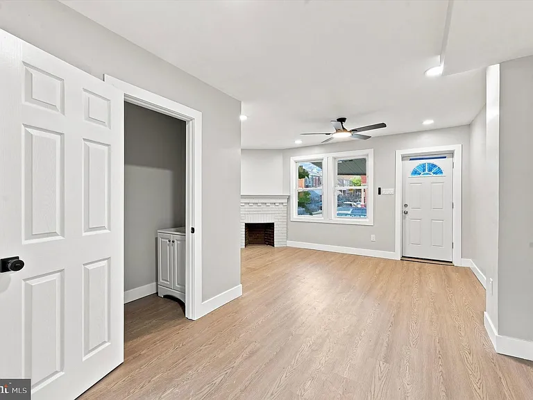5840 Crittenden St — Photo 8