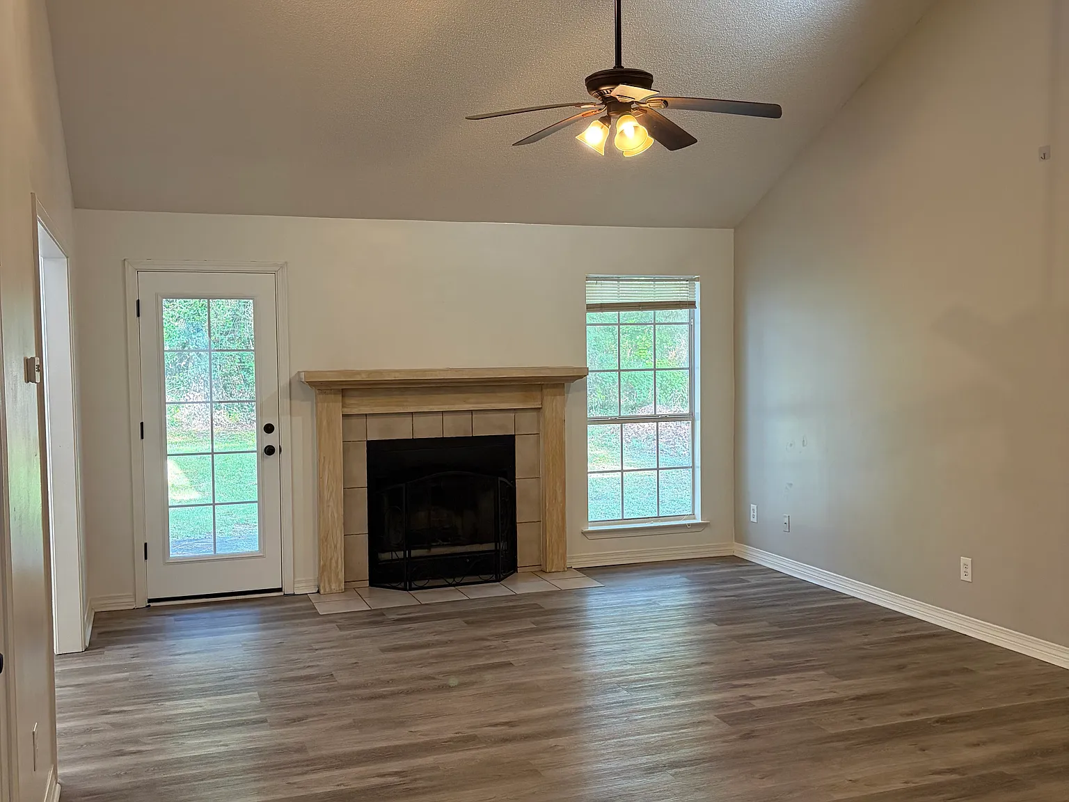 3 bed, 1532 sqft, $2,200 — Photo 2