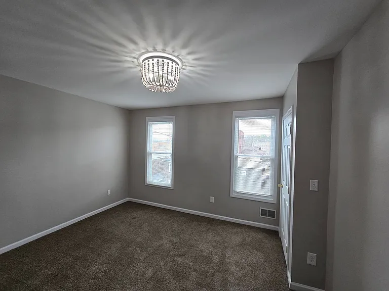 430 Greenfield Avenue — Photo 41
