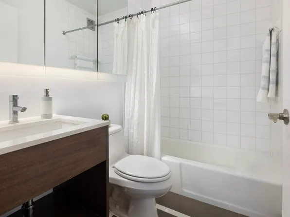 230 West 55th Street image 5 of 11