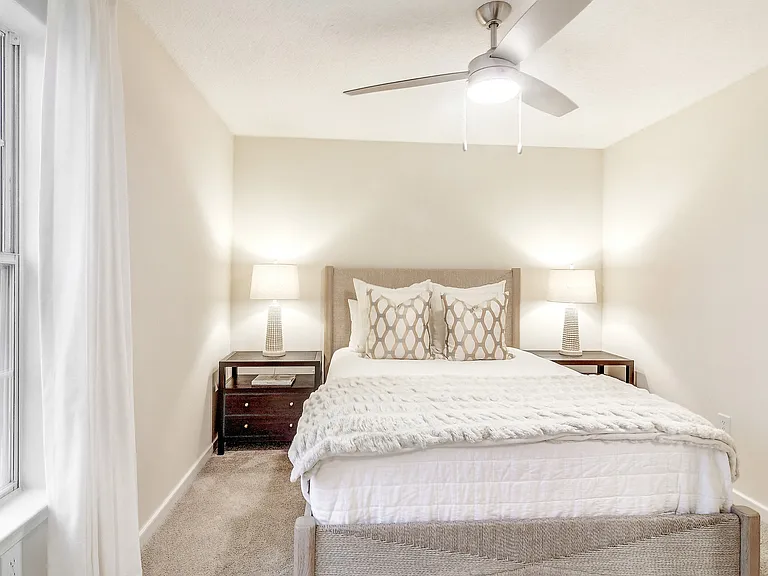 The Oliver Apartment Homes — Photo 10
