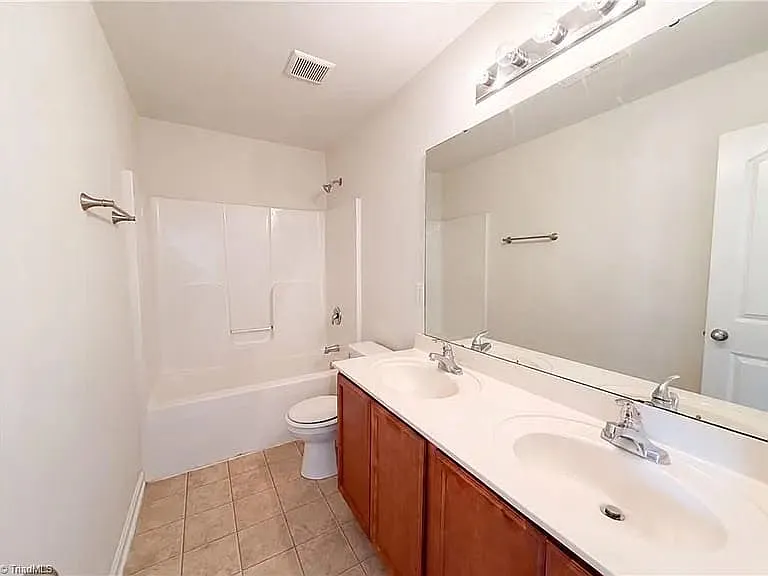 4662 Chapel Ridge Dr — Photo 13