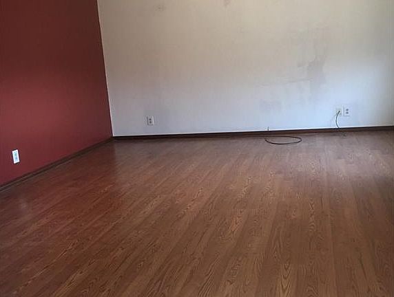 4th image of 1018 Howard Ave