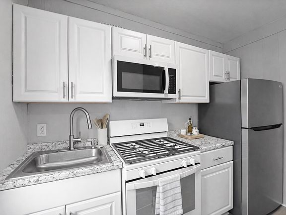 3rd image of 28 Lydia St #1-R