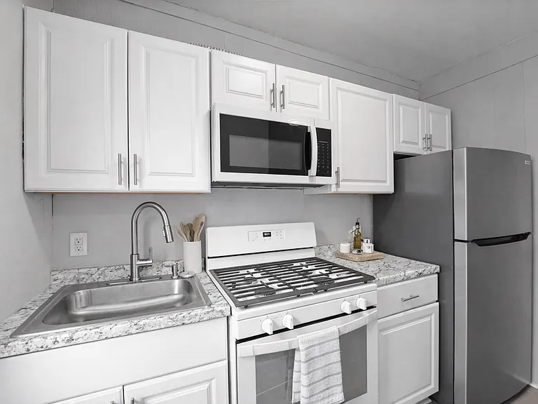 28 Lydia St #1-F — Photo 3