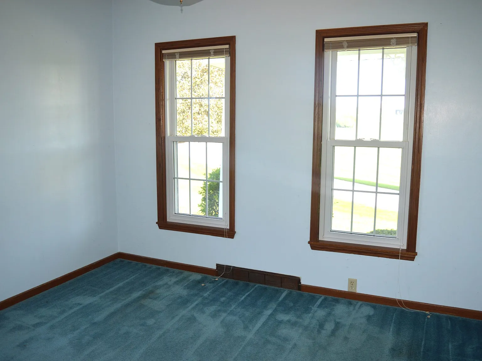 3 bed, 3.5 bath, 3472 sqft, $3,095 — Photo 3