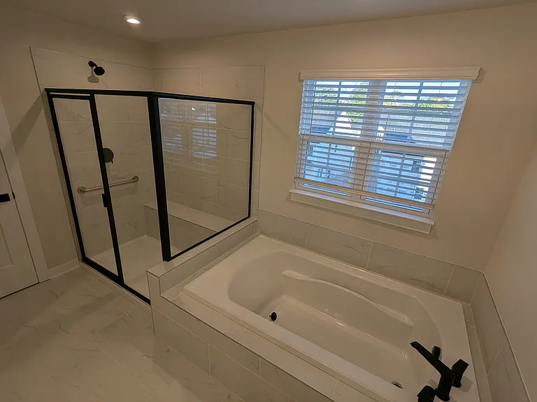 225 Van Zandt Trl — Photo 32
