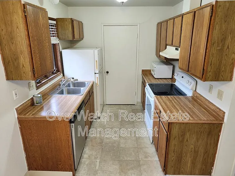 8116 Boundary Ave #C — Photo 3