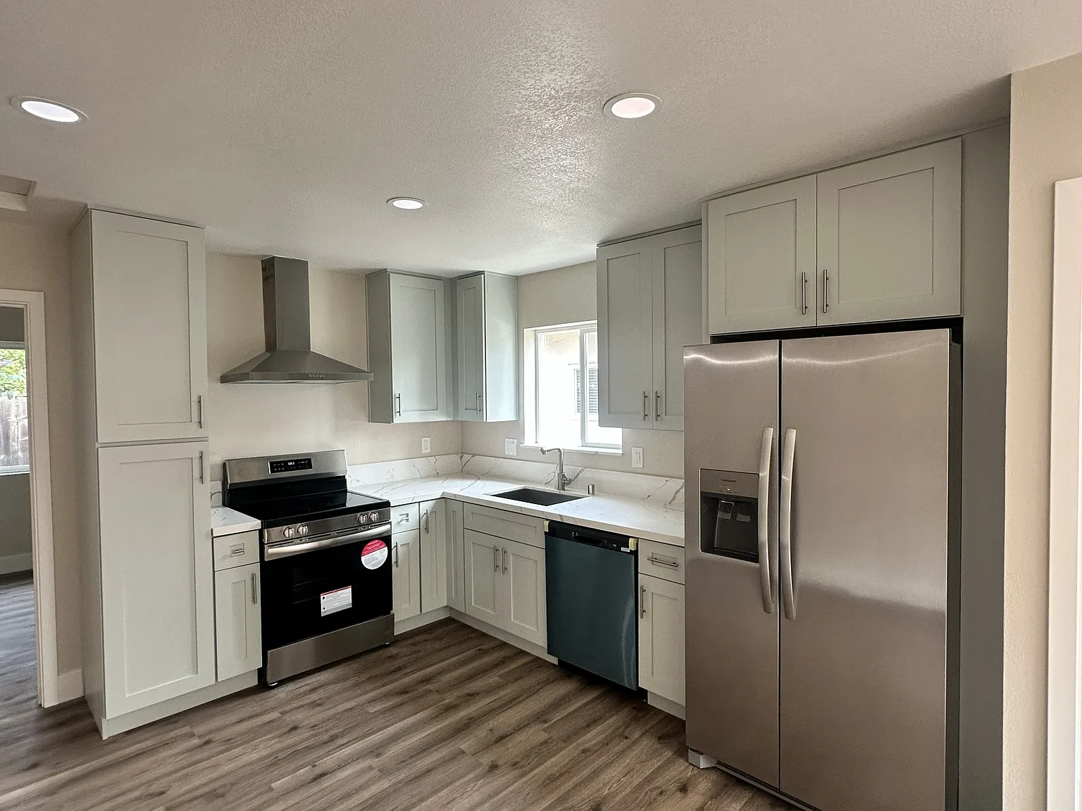 3 bed, $2,950 — Photo 1