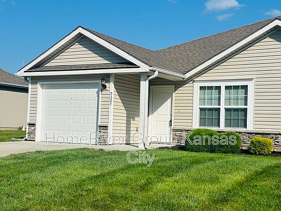 3rd image of 9307 N Robinhood Ave
