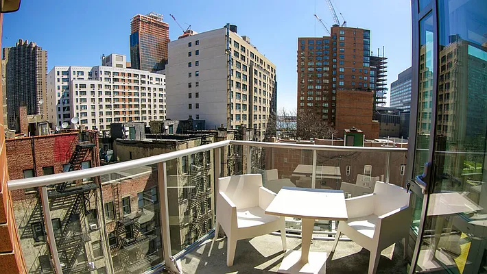 Sold by Level Group | media 19