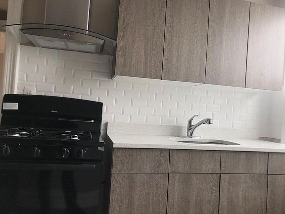 5th image of 307 William St APT 2B