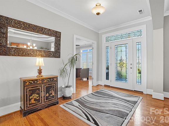 3rd image of 1021 Peninsula Dr