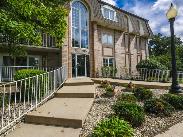 306 Swan Dr Unit 2-A, Dyer, IN 46311