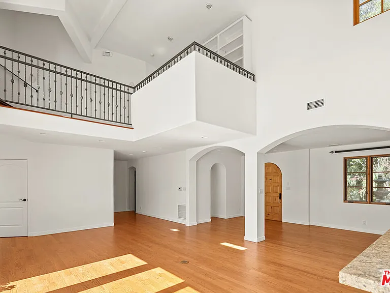 16820 W Sunset Blvd — Photo 8