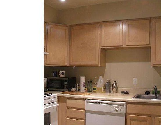 5th image of 298 Greenough St