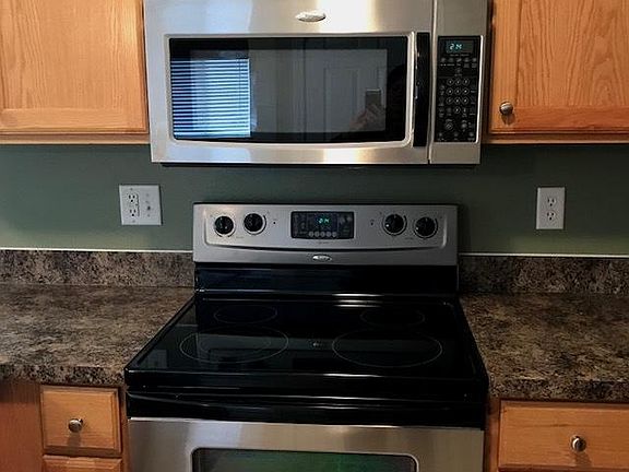 4th image of 2063 Stace St
